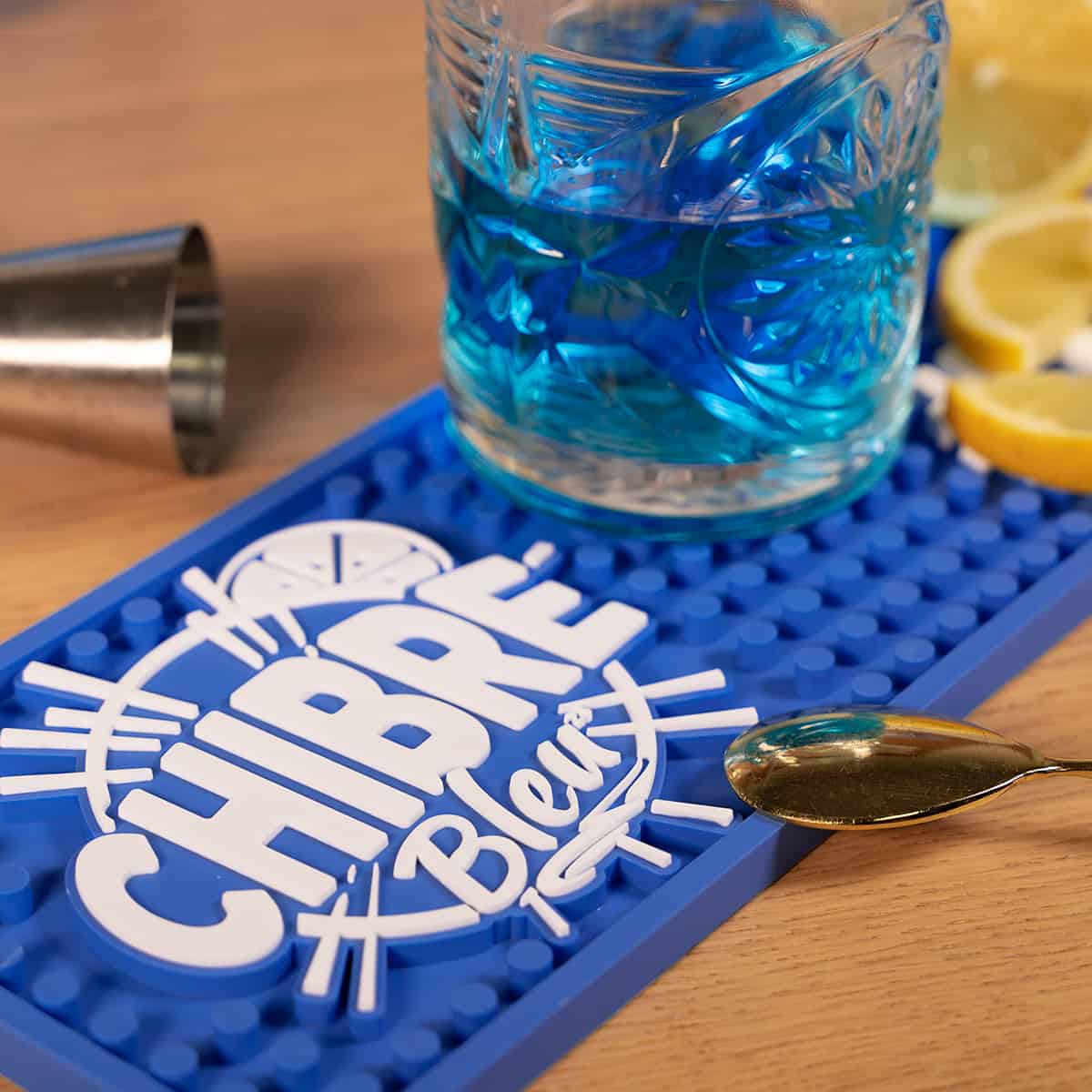 tapis-chibre-bleu-cocktail
