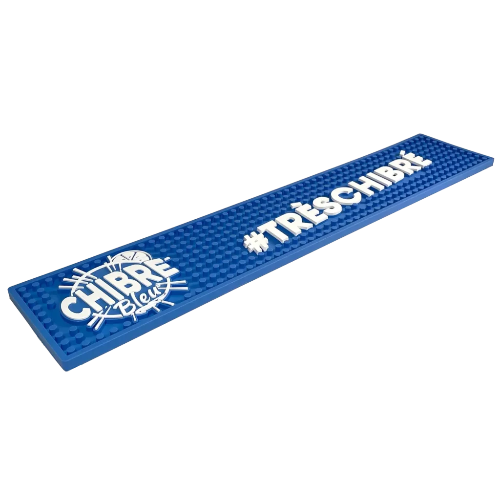 le tapis de bar chibre bleu, avec le logo et un hastag Très chibré